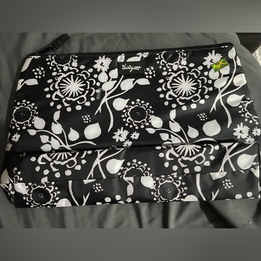 Thirty-One make up bag, travel, bag, storage bag, black and white